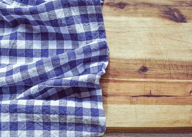 Une serviette en tissu.